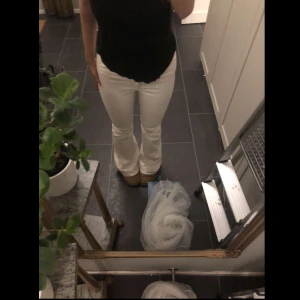 Vita jeans  - Vita\beiga  jeans i ett skönt material, midwaist 💕