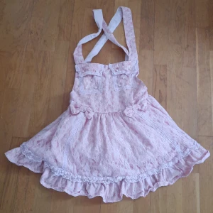 Klänning från candyrain! - Storlek; LARGE (Candyrain) - färgen på bild 2 stämmer mest korrekt - sydda med shorts under