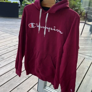 Champion hoddie - Champion hoddie, storlek S, inga tecken på användning, sparsamt använd. Hör av dig vid frågor.