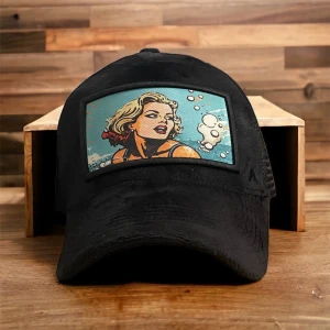 Revenite keps - Säljer en keps ifrån Reventies första kollektion. Endast 300 exemplar utav denna färgen släpptes och den såldes slut inom loppet på 3 minuter. Cond 9-9,5/10 Kommentera vad du är villig att ge för den i kommentaren!