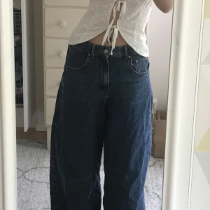 Baggy jeans - Stora jeans köpta på Urban outfitters, justerbara i midjan <3 de är långa på mig som är 174!