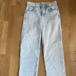 Fina ljusa jeans från Ginatricot  Strl 34