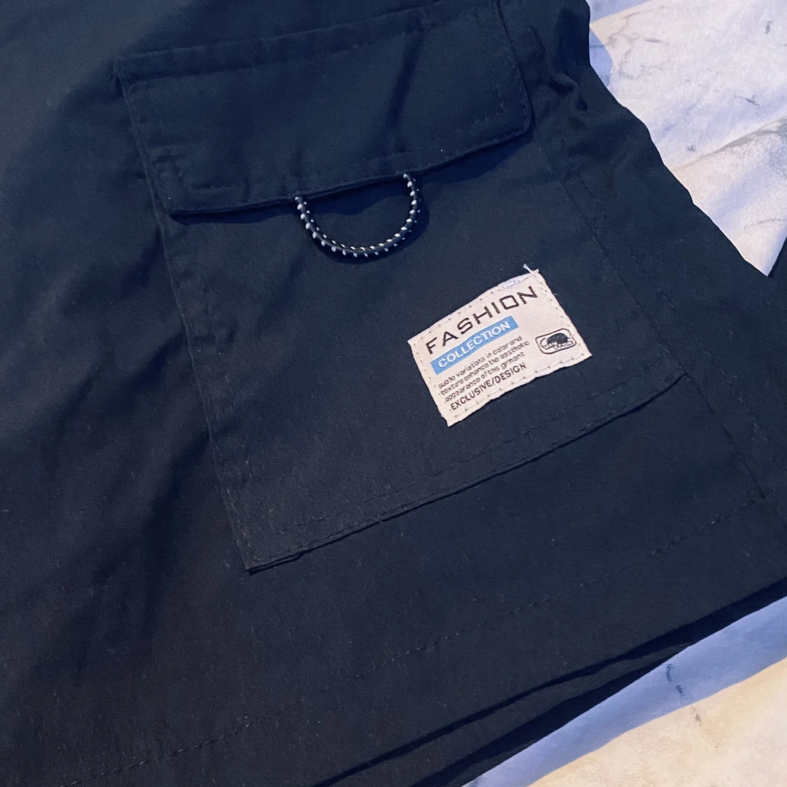 Säljer ett par svarta shorts  - 90