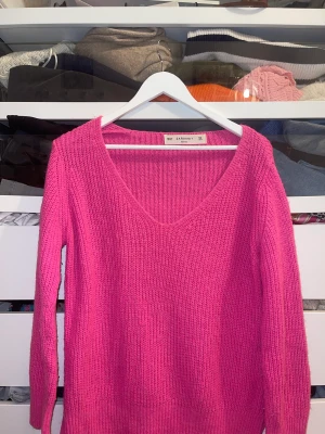 Zara - Neon rosa tröja från zara 💓💕 Storlek m! 90 kr 