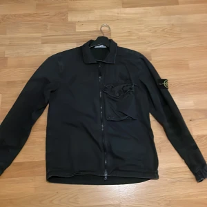 Stone Island höstjacka - Storlek M Köpt från Johnells 3,100 Skicka 7/10 