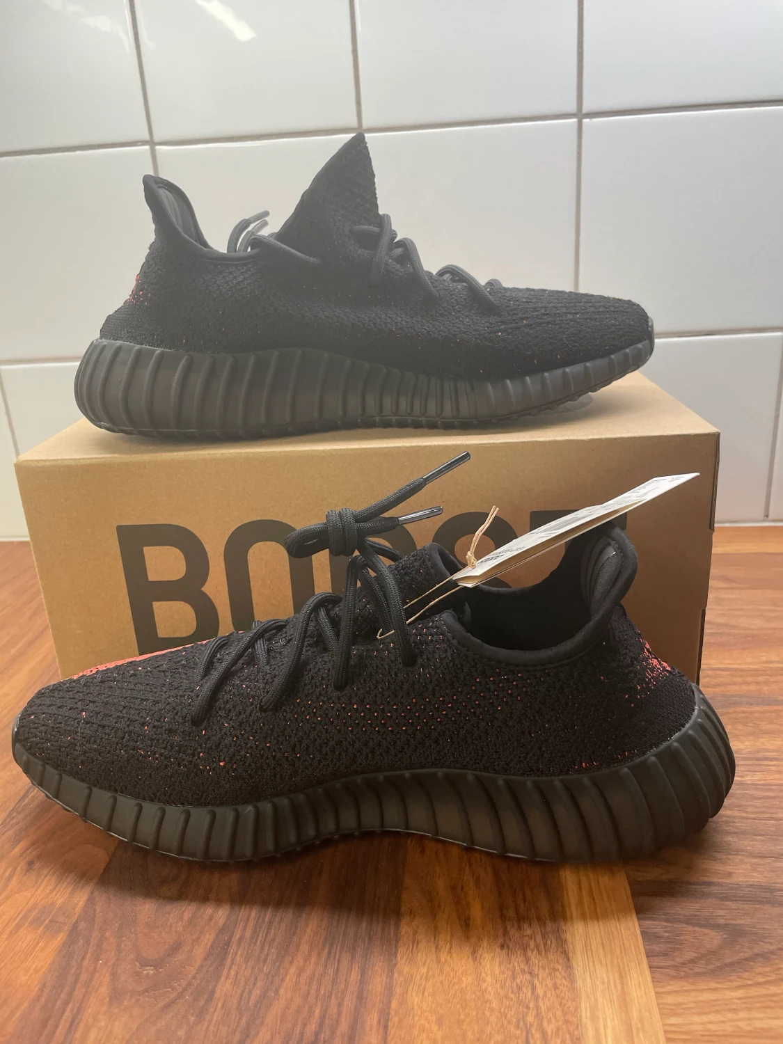 Yeezy 350 ”Core Red” - 90