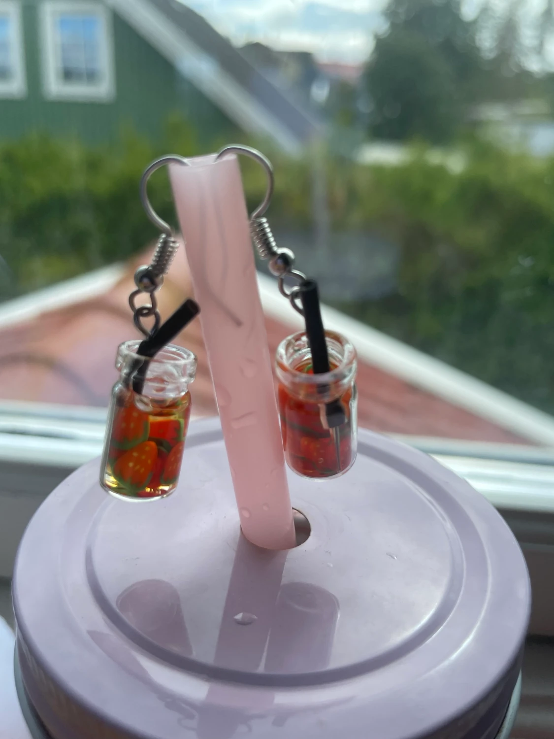 Somriga fina jordgubbdryck örhängen!!🍓🍓 - 90