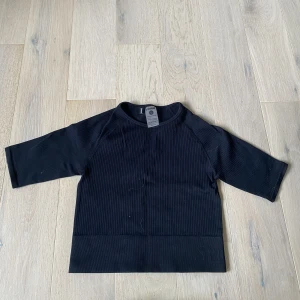 Tränings t-shirt - Tränings t-shirt från stronger, knappt använd 