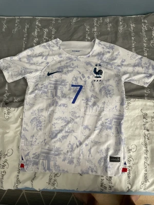 Frankrike tröja  - Storlek s/m helt ny 