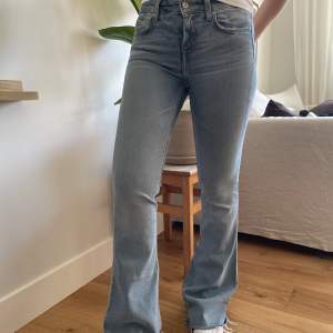 Bootcut jeans från zara i storlek 34