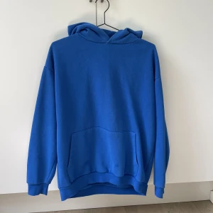 Smurf blå hoddie💙 - Säljer denna hoddie som inte kommer till användning☺️