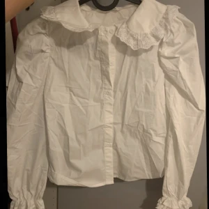 Barn skjorta - En skjorta för flickor, passar storlek 140 eller 10 år