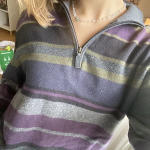 vintage half zip tröja - jättebekväm! skriv till mig om du har några frågor <3
