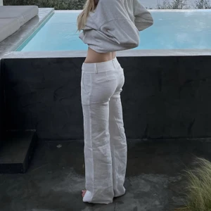 Alobha Linnebyxor Classy - Säljer ett par linnebyxor i M i den slutsålda limiterade modellen classy linen pants från Alobha. Helt oanvända 🩷