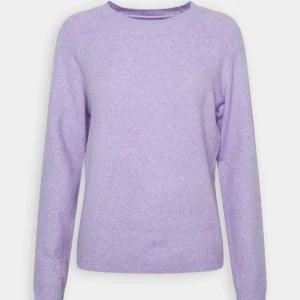 Stickad tröja  - Säljer min helt nya stickade tröja från vero moda, säljer för att den inte längre är min färg, helt ny och aldrig tvättad (så den är inte nopprig) kom gärna med prisförslag!🥰passar även S