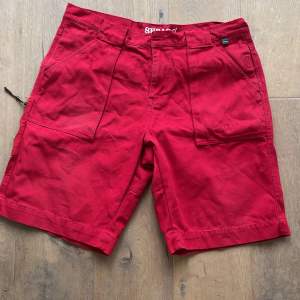 Röda Sebago shorts XL , i fint skick 