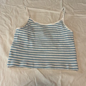 Magtröje linne - Nu säljer jag detta magtröje linne. Använd ett antal gånger men fortfarande i bra skick.