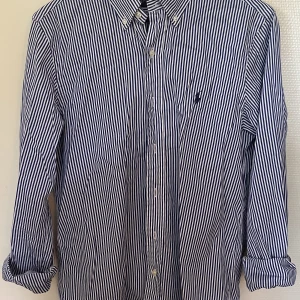 Ralph lauren skjorta - Raffeskjorta i small. Tänker mig 450 men kan gå ner vid snabb affär. Har du frågor så tveka inte att höra av dig😁🙏
