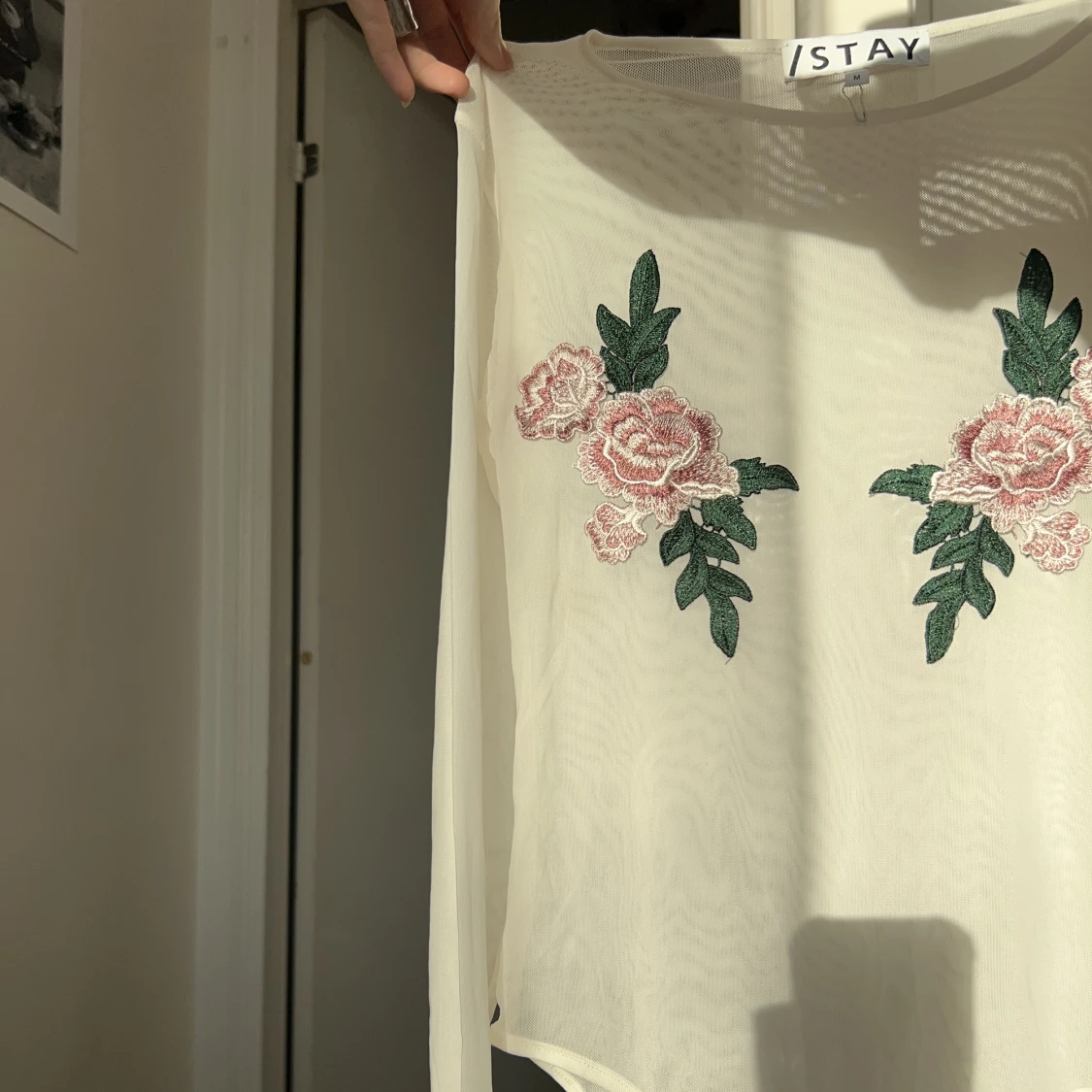 Body med blommiga detaljer - 90