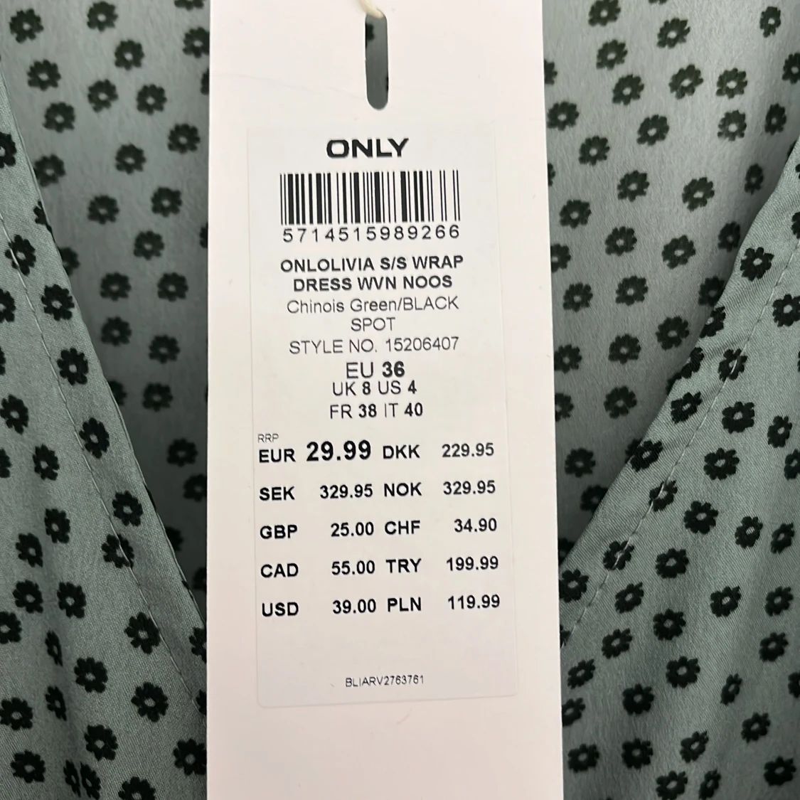 Blommig omlottklänning - 90