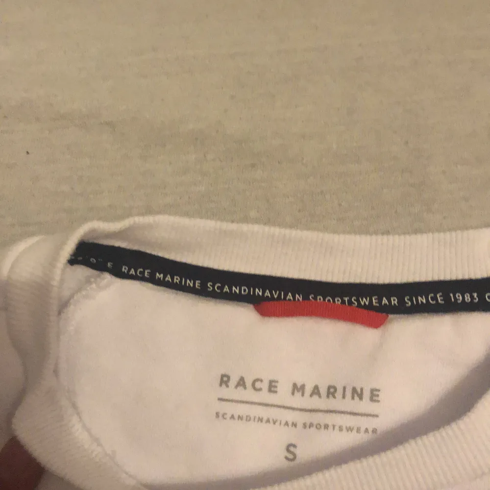 Helt ny race marine tröja använd 1 gång!. Hoodies.