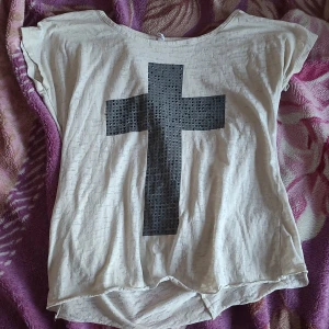 T-shirt  - Säljer t-shirten 