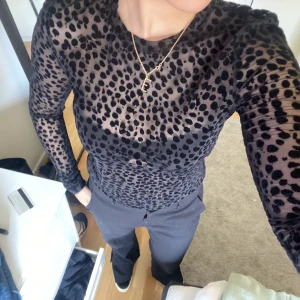 Tröja & Otter stories  - Tröja från & other stories i storlek S. Aldrig använd. 