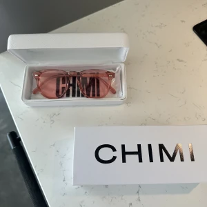 CHIMI  - Säljer dessa super snygga chimis i färgen guava o storlek #001❤️använda fåtal gånger men inga repor eller något. Super snygga o perfekta till sommaren/våren också💕