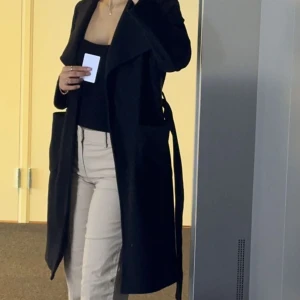 Svart kappa  - Höstkappa/vårkappa