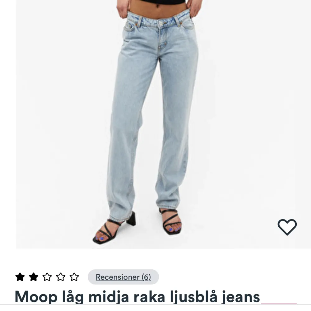 Säljer dessa lågmidjade jeans from Monki. Ljusblåa, och är i bra skick. Använt max 2 ggr, säljer då de är för korta för mig tyvärr😢. Jeans & Byxor.