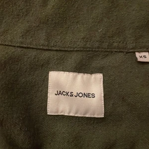 Overshirt  - Lite använd i fint skick Overshirt från Jack&Jones