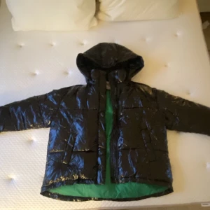 Dunjacka  - Mycket bra skick! Grönt innerfoder. 