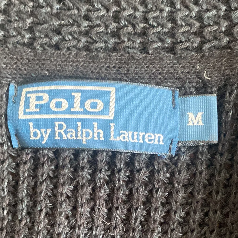 Stickad Polo Ralph Lauren Cardigan | Storlek M | Gott skick utan några defekter | Skriv vid minsta fråga eller fundering! 🗣️ |. Tröjor & Koftor.