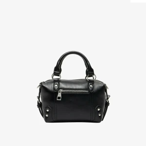 Väska - Väska köpt på zalando💞 as snygg kommer dock inte till användning så tryck på köp nu!!🥂