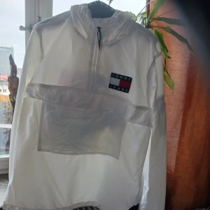 Tommy jeans pullover jacka - I nyskick