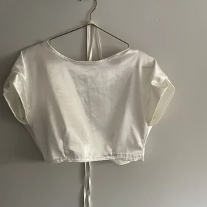 Topp - Jättefin satin topp! Knappt använd