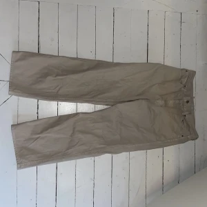 Uniqlo baggy beiga jeans  - Storlek 29/31, baggy modell, nyskick