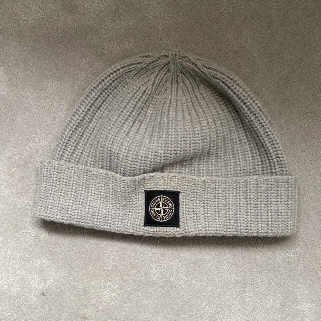 Nästa helt oanvänd stoneisland mössa