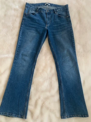 Jeans  - Säljer dessa jeans då jag växt ur dem💕