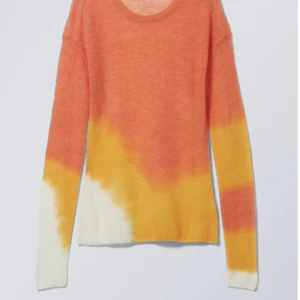 Cool tröja  - Cool tröja, slutsåld tyvärr inte riktigt min stil därav aldrig använd ❤️