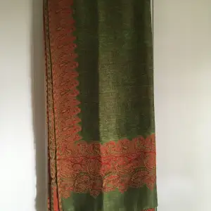 Halsduk med fransar Vintage Cashmere Storlek: 160 x 70 cm Färg: milticolor