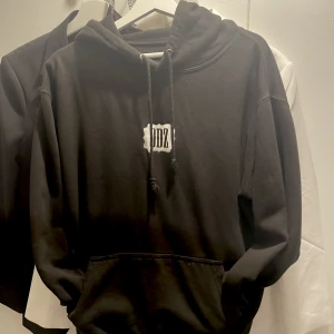 ODZ merch - Säljer min ODZ hoodie som jag köpte för några år sedan på deras konsert. Använd några få gånger! 