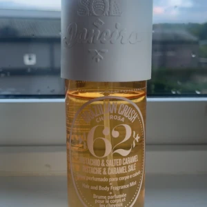 Sol de Janeiro - Body mist från Sol de Janeiro som jag använt några gånger men känner att lukten inte passar mig!!☺️ Köpt för 399 