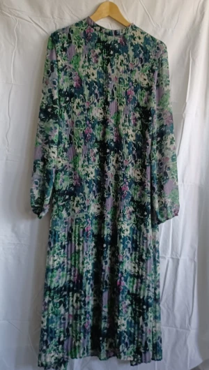 Klänning, VILA - Klänning oversize, stl 38, ok i storlek, använd ett par gånger