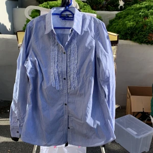 Skjorta - Figursydd, stl m-l