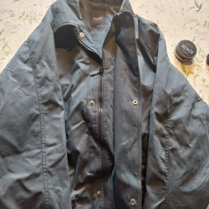 Märkesjackor gants sand och tiger - Rock o jackor säljes, nypris ca 4000 st nu 600 kr st 3dje bild rock, mycket fina, köpare bet frakt