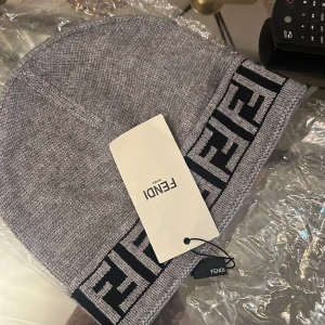 FENDI mössa  - Oanvänd 