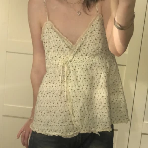 blommigt linne!!🌷🌱🌼🌺🌻 - supergullig!! 🌷🌷🌷🌷🌷