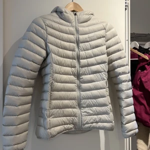 Everest lättviktsjacka - Väldigt fint skick, knappt använd