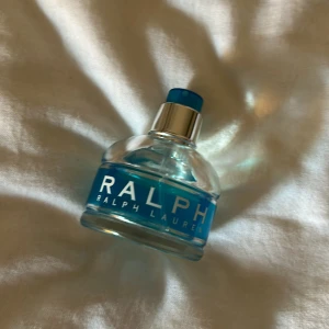 Ralph lauren perfym - Ralph lauren perfym lite mer än hälften kvar. Orginal pris 509